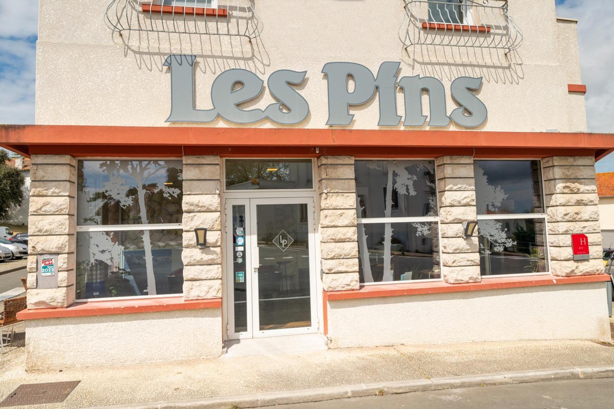 Hotel Les Pins Saint-Trojan-les-Bains Esterno foto
