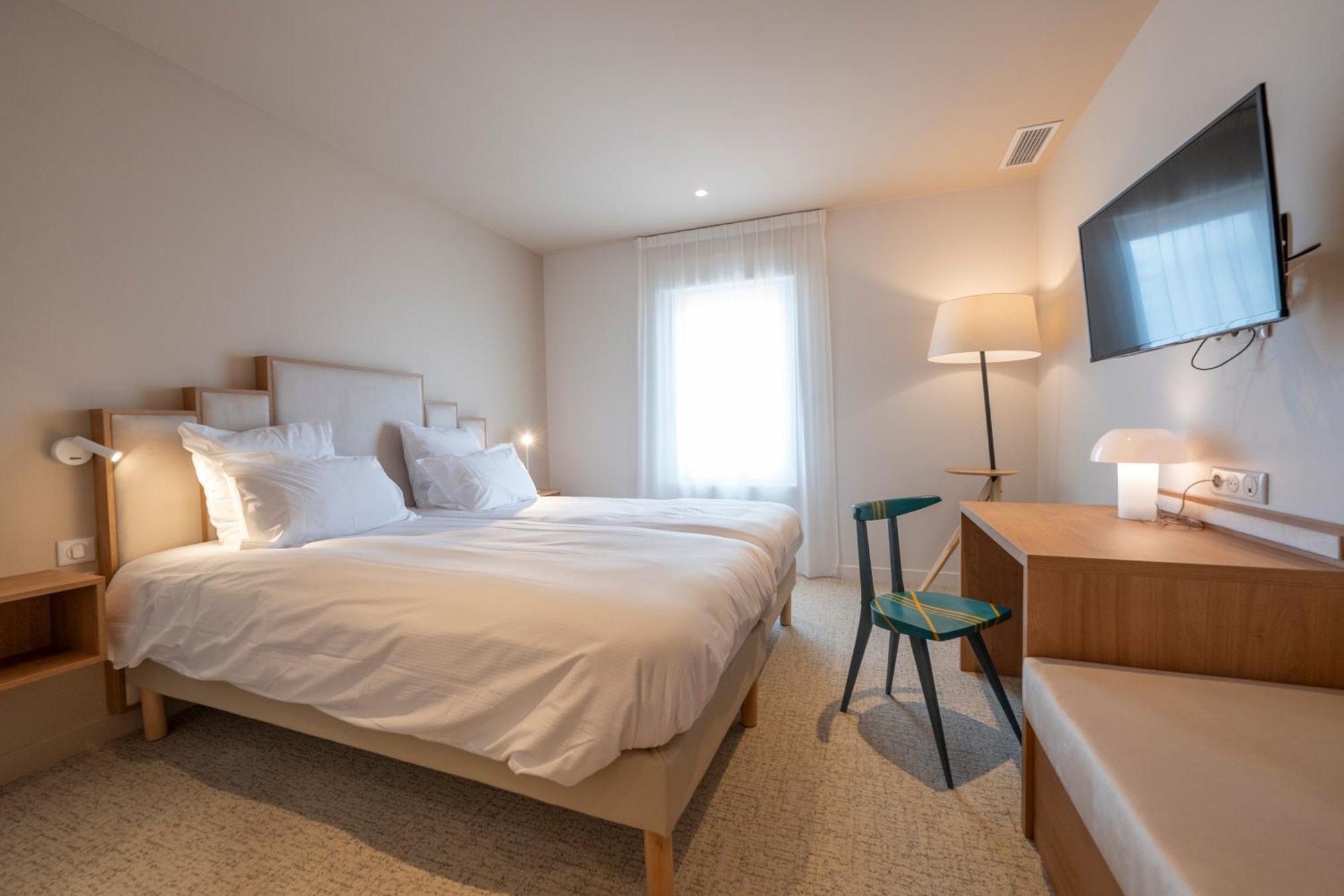 Hotel Les Pins Saint-Trojan-les-Bains Esterno foto